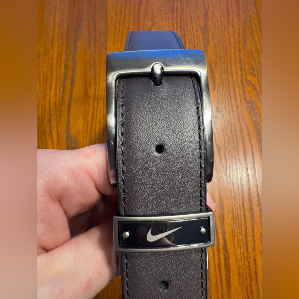 Nike Men's Core Reversible Belt. Black/Brown. Like New. Fits 34" Waste - Picture 2 of 2